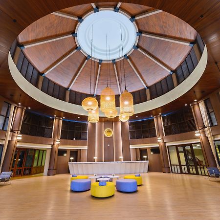 The Tide Resort Bang Saen Bagian luar foto