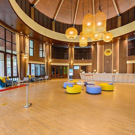 The Tide Resort Bang Saen Bagian luar foto