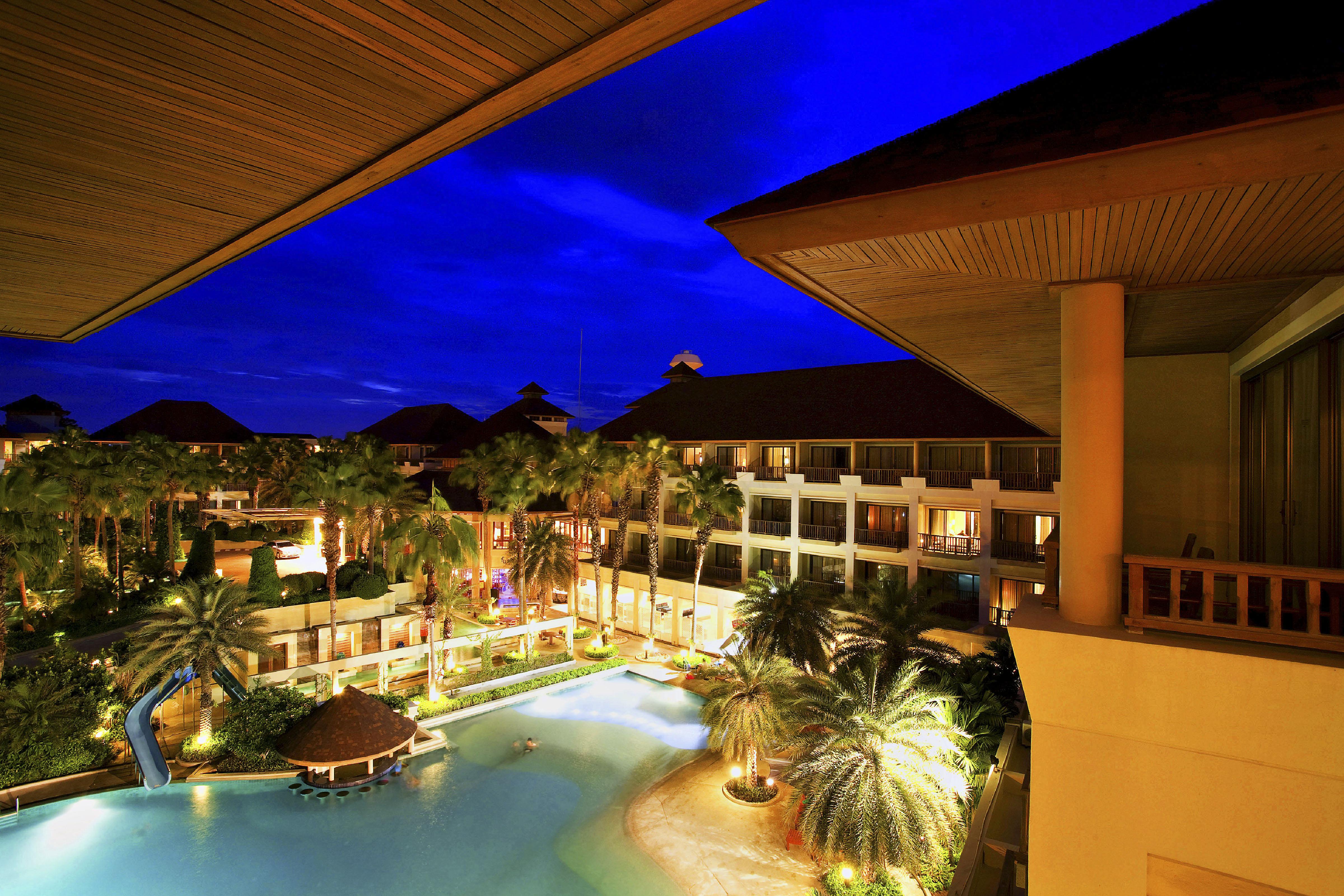 The Tide Resort Bang Saen Bagian luar foto