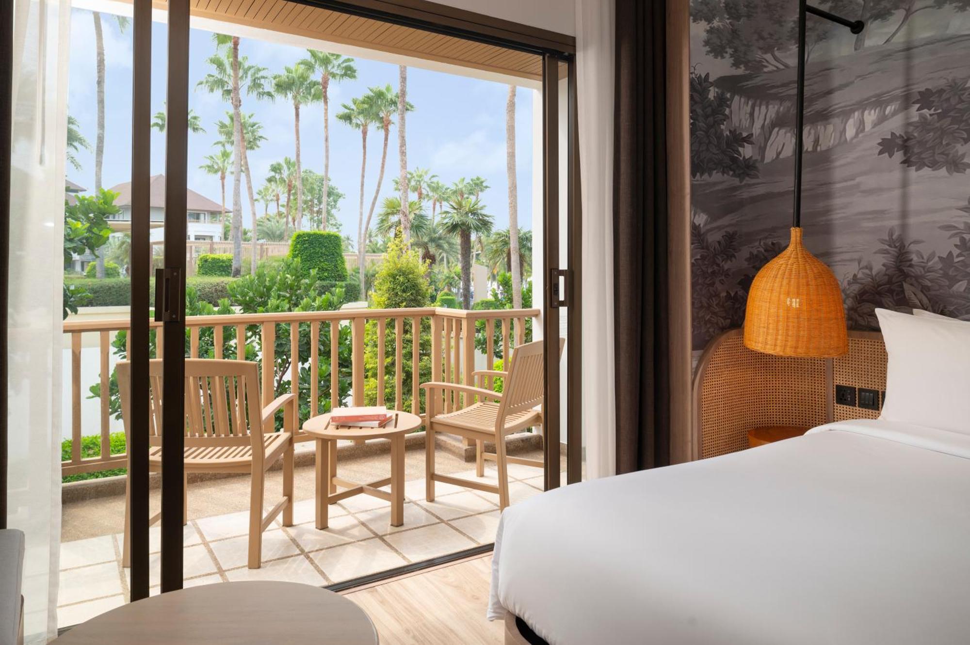 The Tide Resort Bang Saen Bagian luar foto