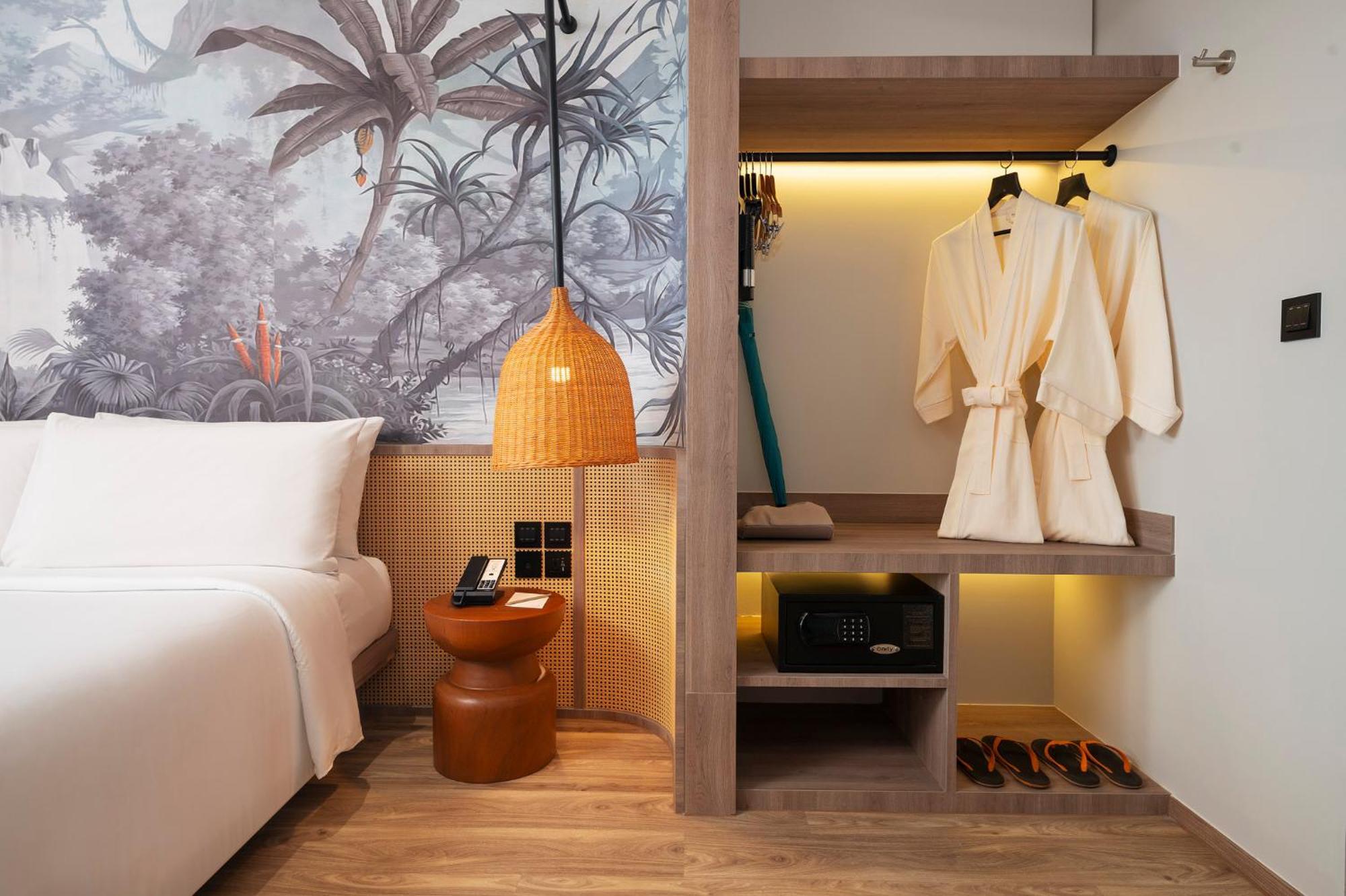 The Tide Resort Bang Saen Bagian luar foto