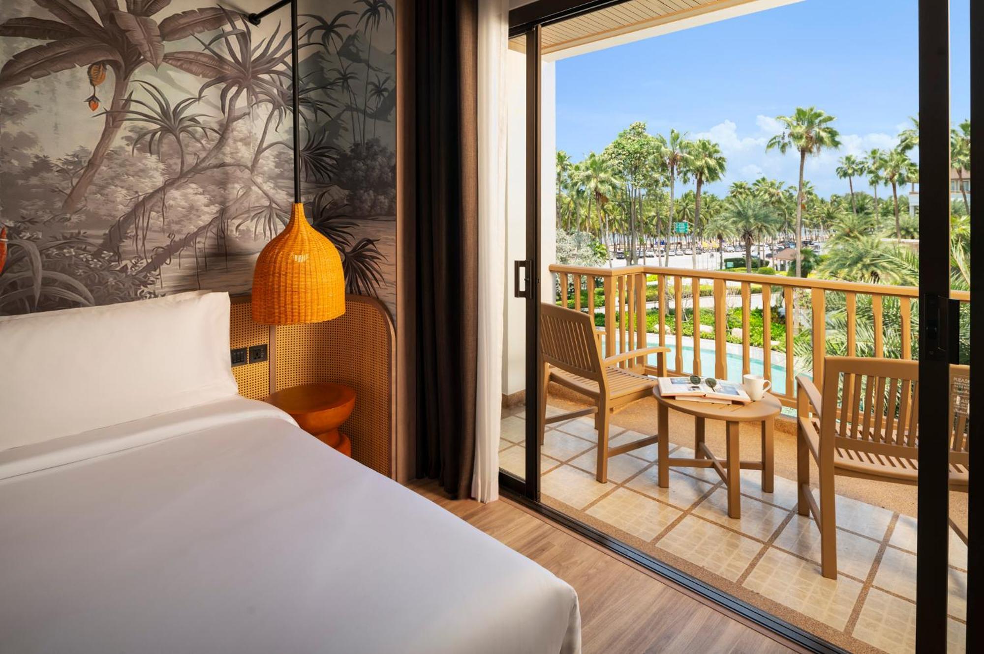 The Tide Resort Bang Saen Bagian luar foto