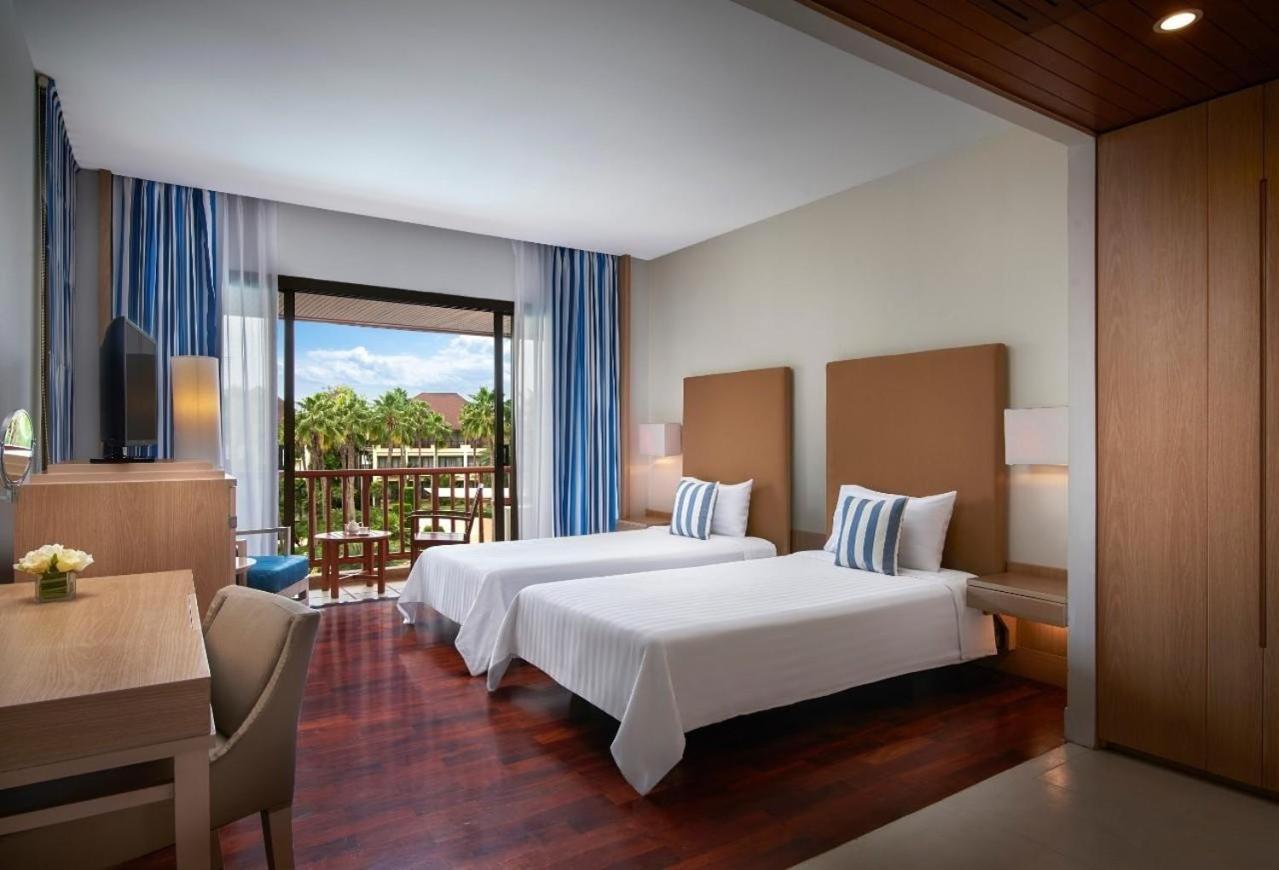 The Tide Resort Bang Saen Bagian luar foto