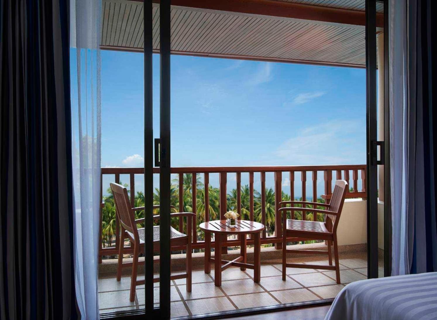 The Tide Resort Bang Saen Bagian luar foto