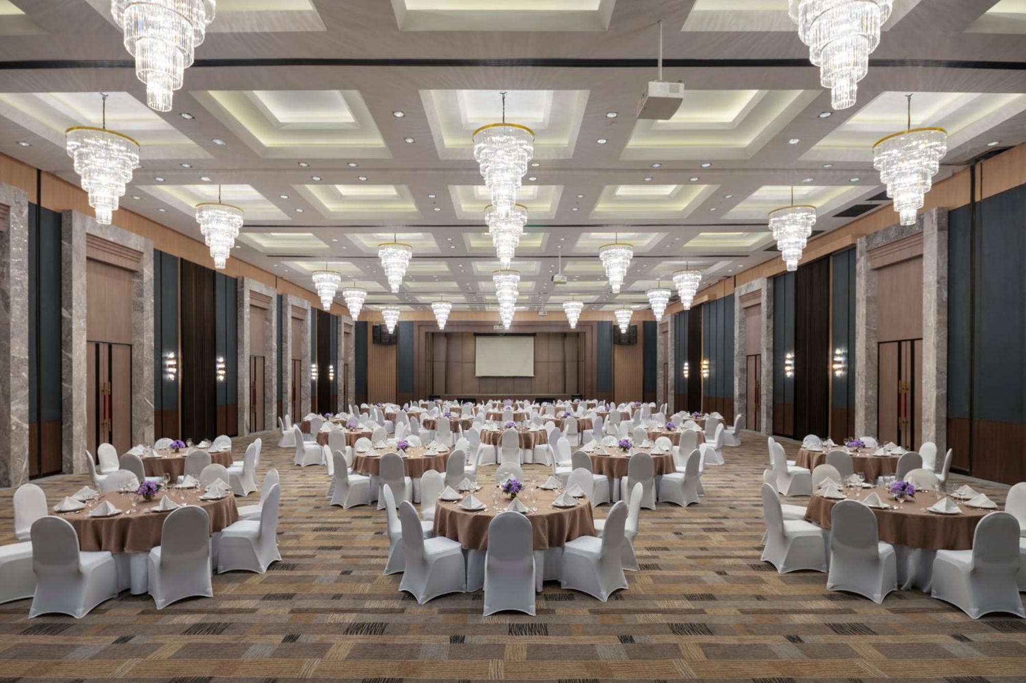 The Tide Resort Bang Saen Bagian luar foto
