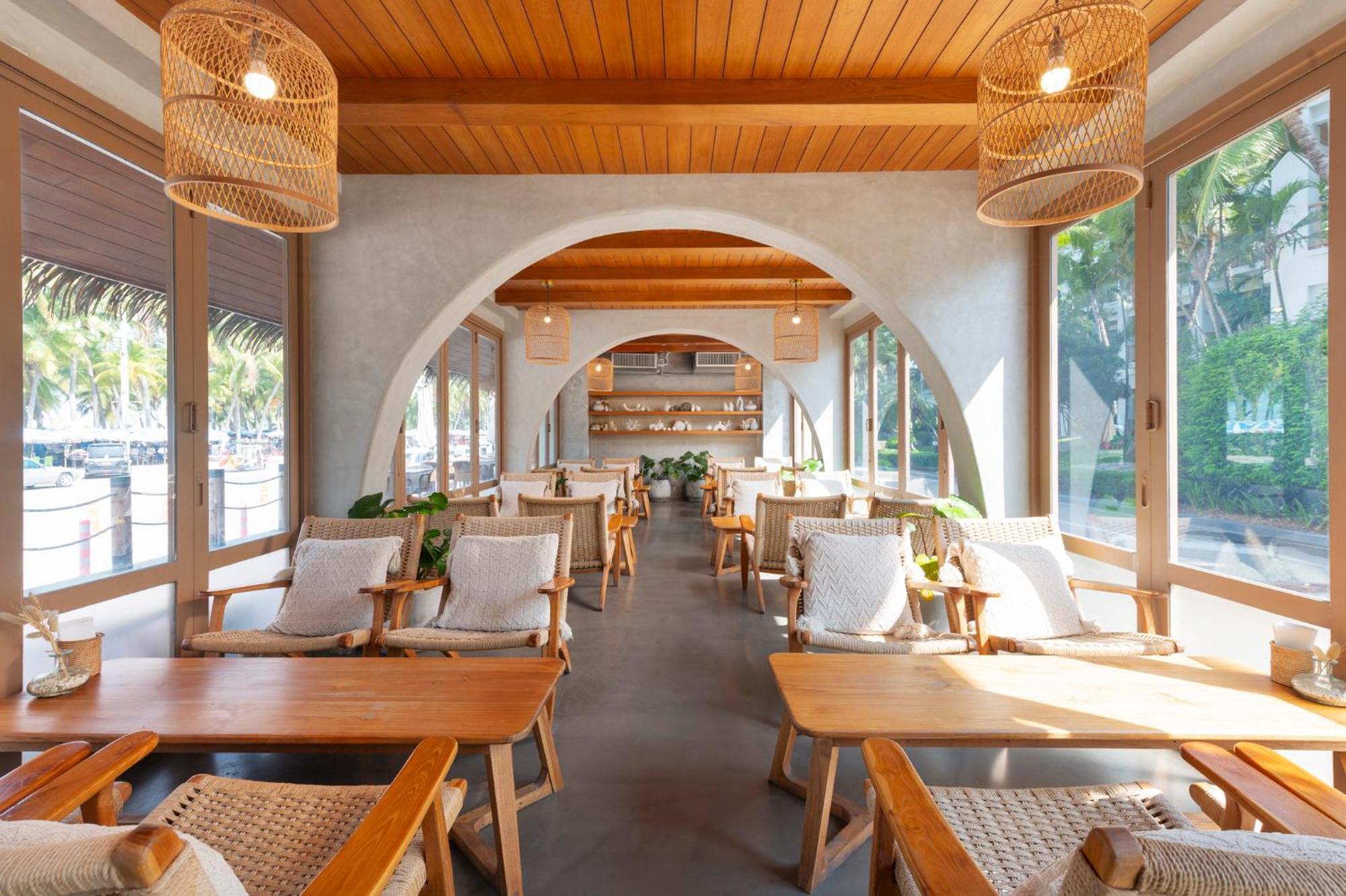 The Tide Resort Bang Saen Bagian luar foto
