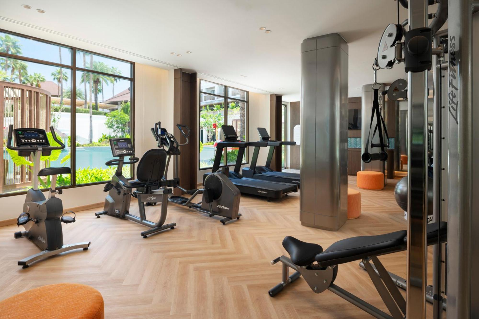 The Tide Resort Bang Saen Bagian luar foto
